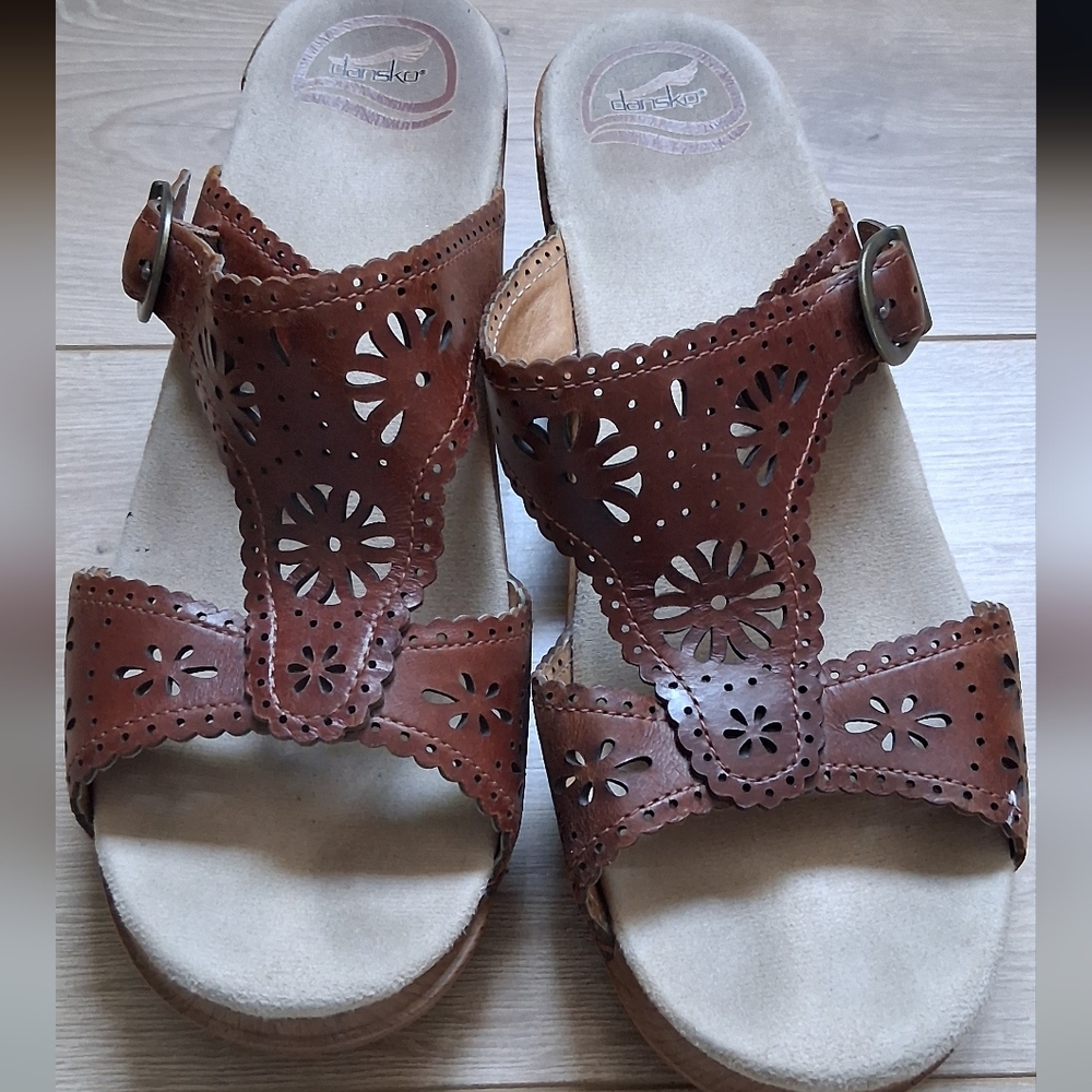 Dansko Women's Brown Leather Sandals